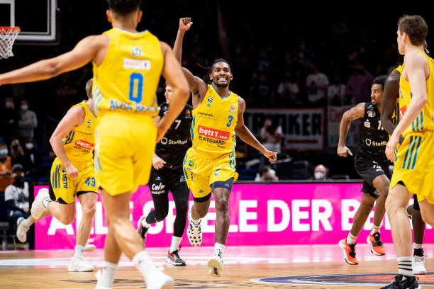 事中展现球 事中展现球