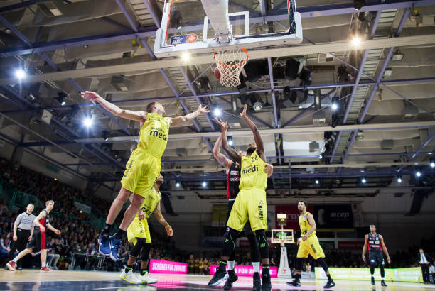 现在踢得怎 现在踢得怎