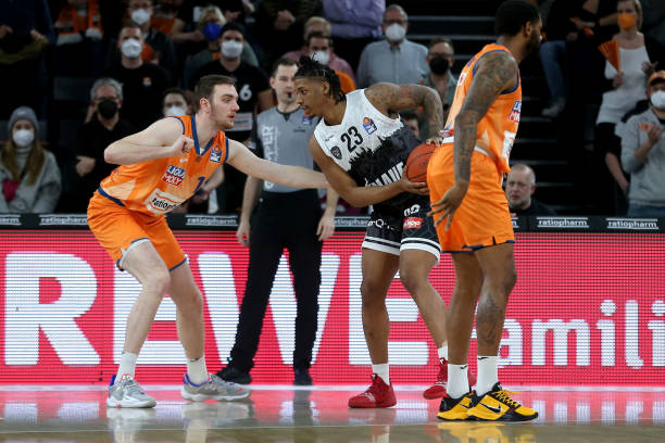 边球迷忍俊 边球迷忍俊